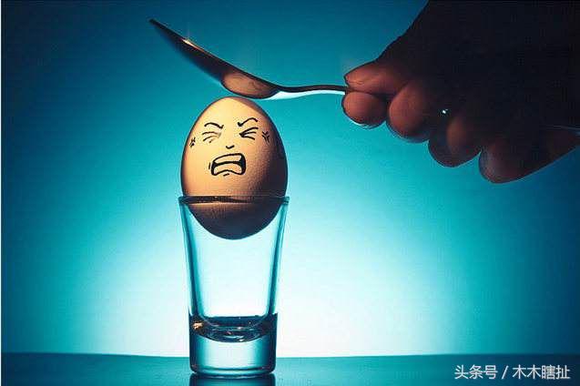 心理学喜欢讽刺挖苦别人的人,喜欢背后说别人坏话是什么心理