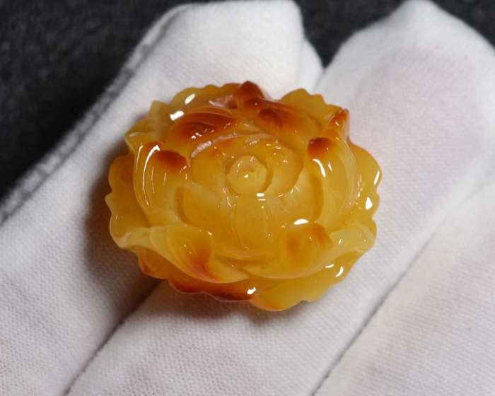 挑选蜜蜡方牌注意什么,挑选琥珀蜜蜡记住4点