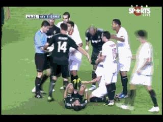 奥斯卡假摔足球,足球场上那些影帝级的神级假摔