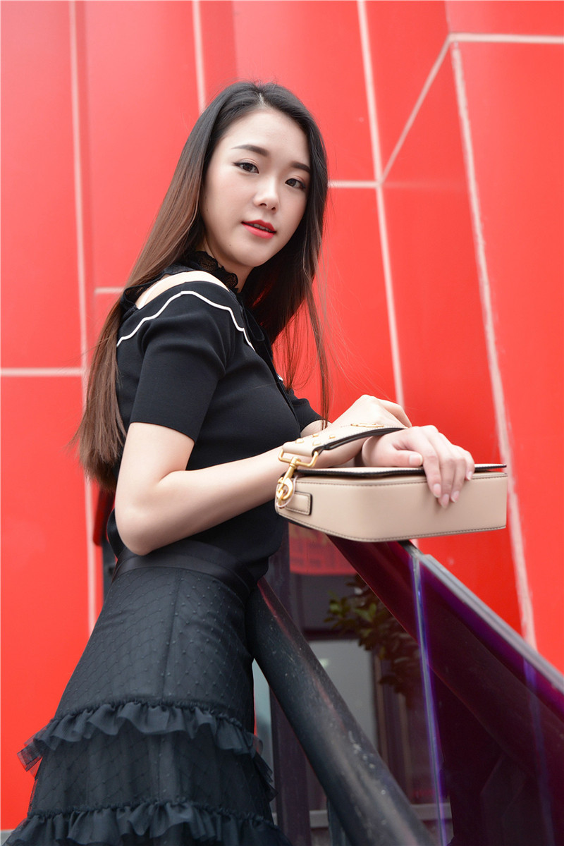 重庆解放碑街拍美女最新,解放碑每天美女街拍时间