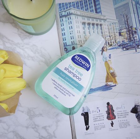 一天不用洗发水就很油,洗发水一天不洗就油是什么原因