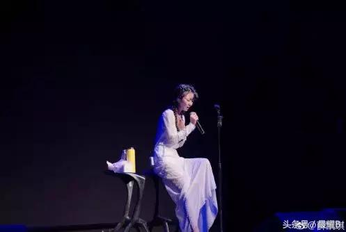 37岁的F小姐出道15年，不管怎么努力就是不红