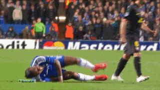 奥斯卡假摔足球,足球场上那些影帝级的神级假摔