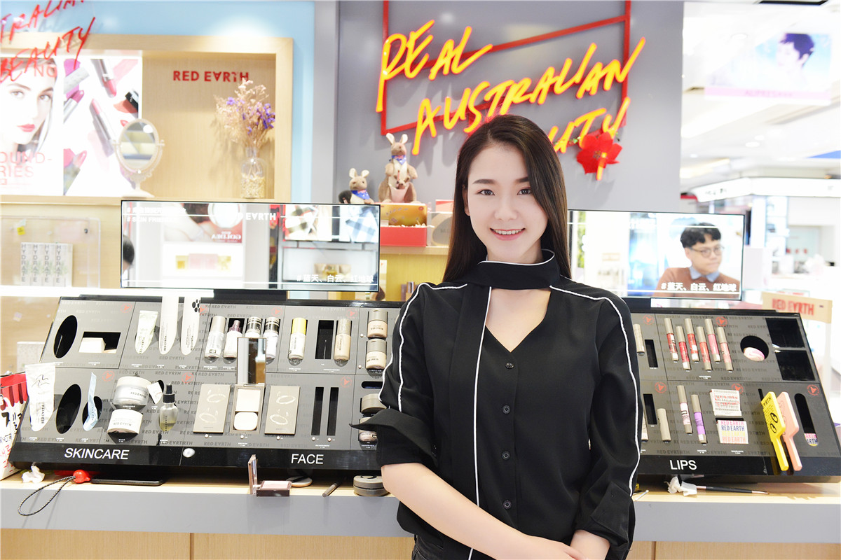 重庆解放碑街拍美女最新,解放碑每天美女街拍时间