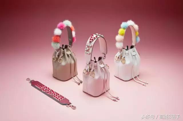 刘诗诗香奈儿包包同款,刘诗诗古力娜扎毛绒包