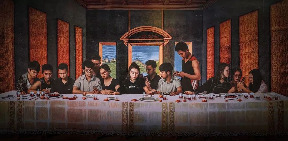 这款“禁欲式全面屏”手机,誓为解救低头族还酷过iPhoneX?!