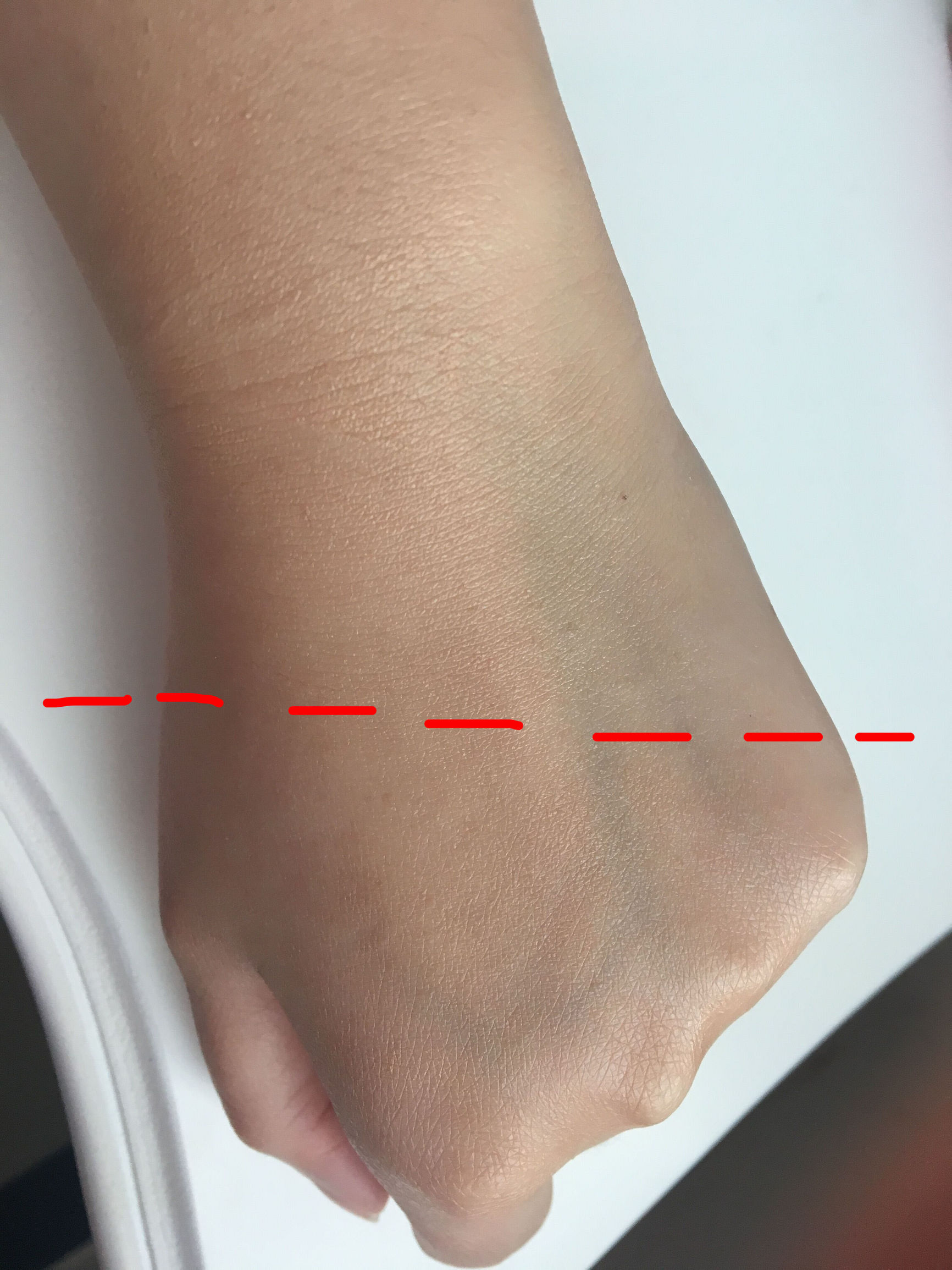 粉底液太干加柔肤乳可以吗,粉底液太干在里面加点水乳