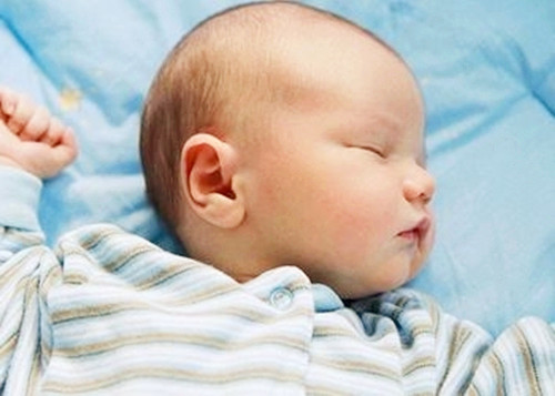 宝宝睡觉后脑勺出汗多什么原因,为什么宝宝睡觉后脑勺会出汗