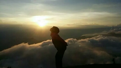 她说：成都，是成都人的形容词。