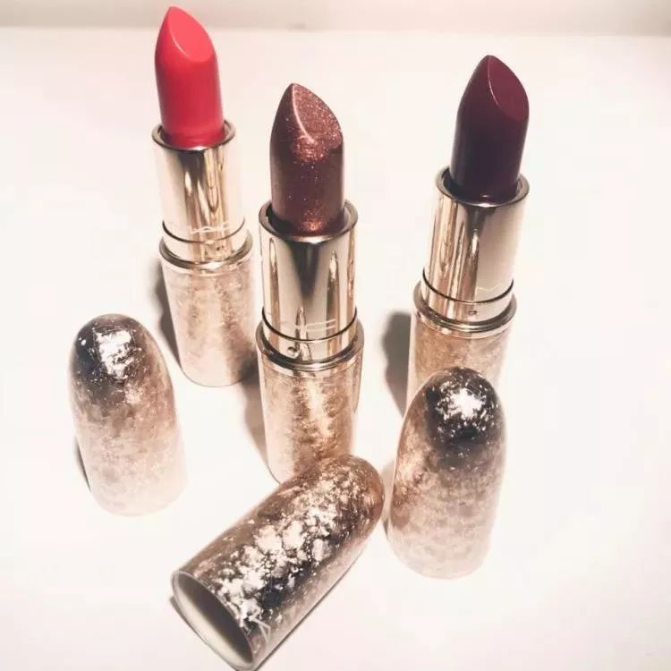 男同胞们你们送老婆什么礼物,38妇女节要不要给女朋友送东西