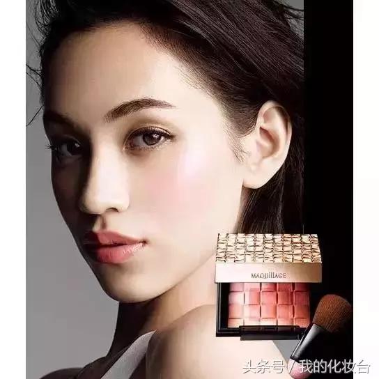 春天很适合粉粉嫩嫩的妆容 (美妆视频教程适合郊游的春日妆容)