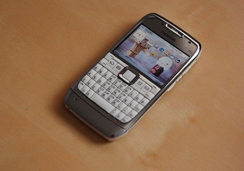 全键盘诺基亚e72i,诺基亚e71全键盘壁纸手机超清全屏