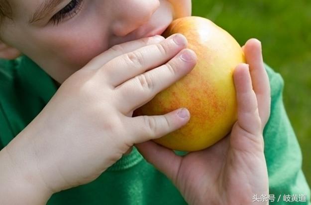 宝宝乳牙没掉又长新牙什么原因,宝宝乳牙没掉长出新牙怎么办