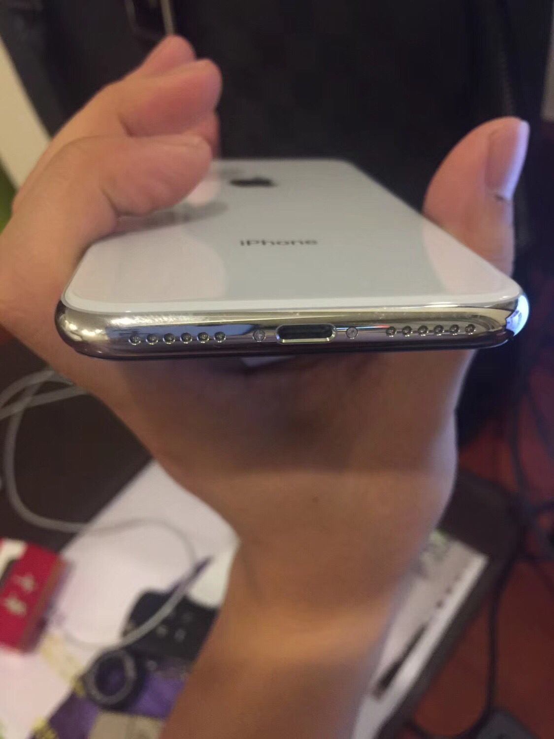 苹果x边框划痕怎样修复,苹果x银色边框怎么拆