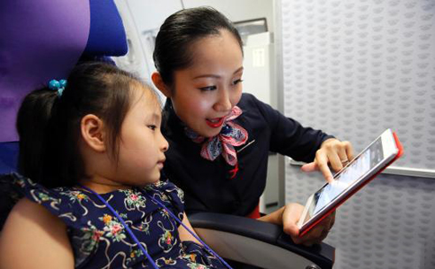 哪个航空公司可以在飞机上玩手机,国内航空公司允许旅客使用手机吗