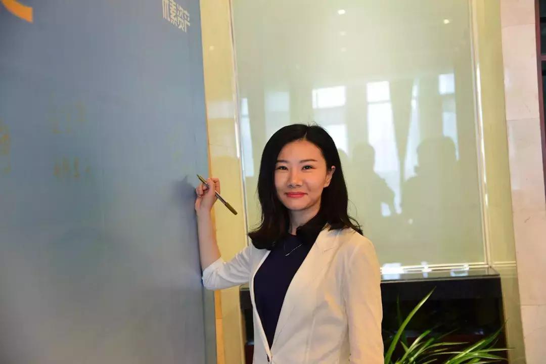 金融界的女神们，不仅人好看，业绩也是杠杠滴！