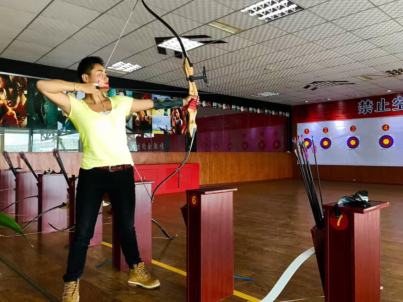 她说：成都，是成都人的形容词。