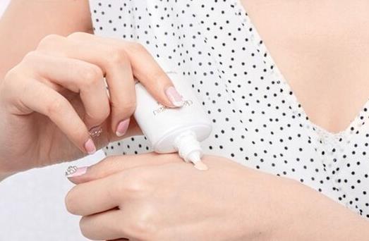 汗疱疹像是被火烫过,汗疱疹小水泡感觉里面有黑点