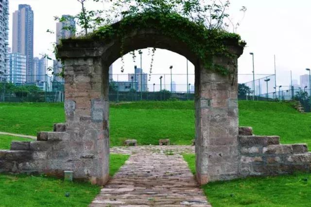 都市气息和人文底蕴相得益彰的南岸，让你重新认识山城！