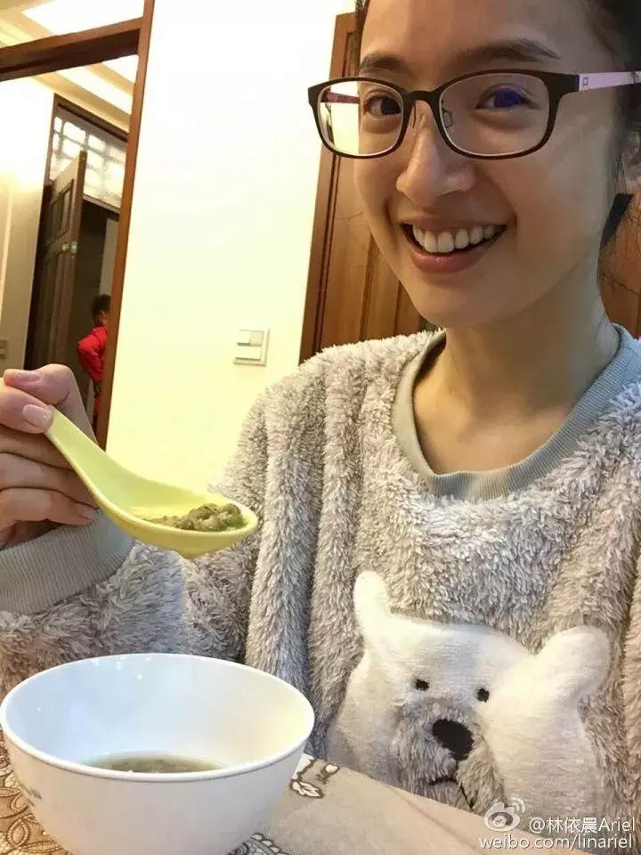 林依晨和雷佳音,雷佳音刘烨林依晨片段