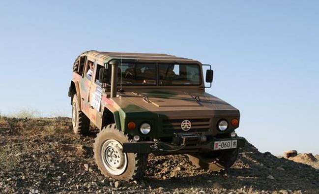 可以越野的坦克,枭龙越野车的技术