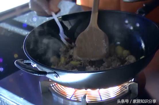 电焰灶和燃气灶哪个省钱,家用燃气灶和电厨灶的区别