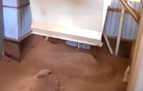 爱格板材是颗粒板吗,露水河康养板和爱格板的区别