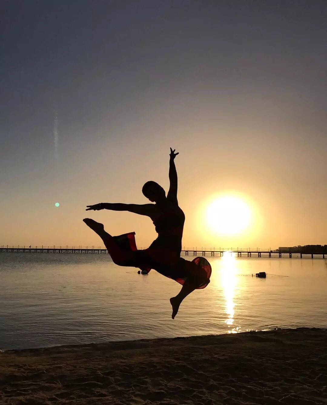 她说：成都，是成都人的形容词。