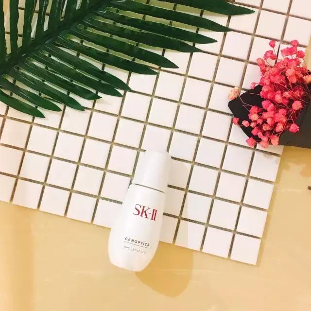 用了不会反黑的美白精华,大家都在用的美白精华