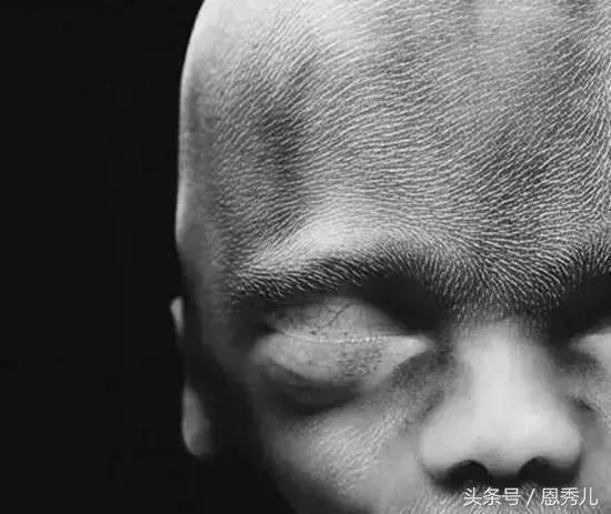 摄影大师花费10年，用镜头记录精子与卵子结合并发育成长的过程！