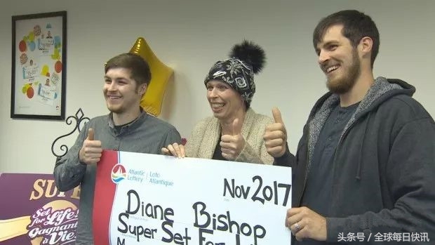 加拿大买彩票中3亿,女子买彩票时中了127万