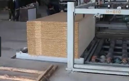 爱格板材是颗粒板吗,露水河康养板和爱格板的区别