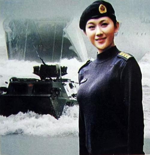 中国女兵历代军装发展,70年代的女兵服装