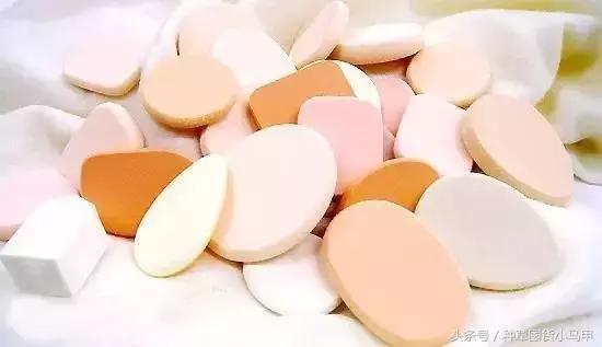 气垫粉扑与粉底刷哪个更好,粉底气垫粉扑最好用的