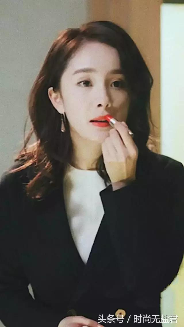 谈判官里面杨幂口红是哪一款,谈判官里杨幂的西柚色口红