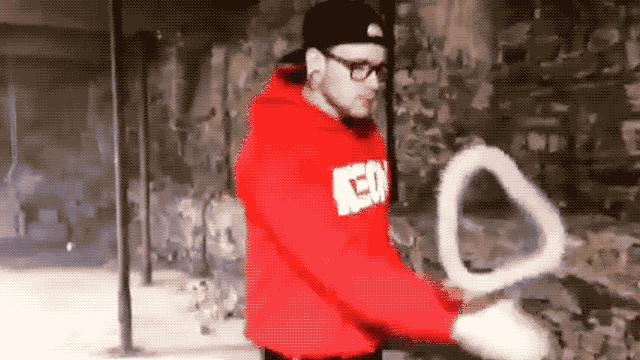 麦克韦尔：8年专注*子烟电**，ODM业务高速增长，自有品牌APV崛起