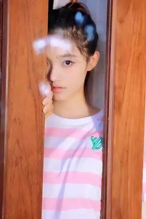 彩妆教程初学者眼线怎么画好看,彩妆教程初学者眼线画法视频