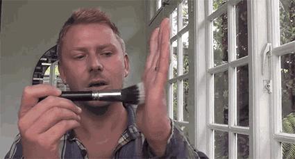 气垫粉扑与粉底刷哪个更好,粉底气垫粉扑最好用的