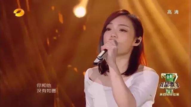 一月爱用:一本好书+一瓶香水+好吃的酸辣粉