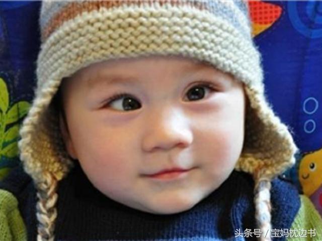小婴儿对眼是天生的还是后天的,感觉宝宝眼睛有点对眼