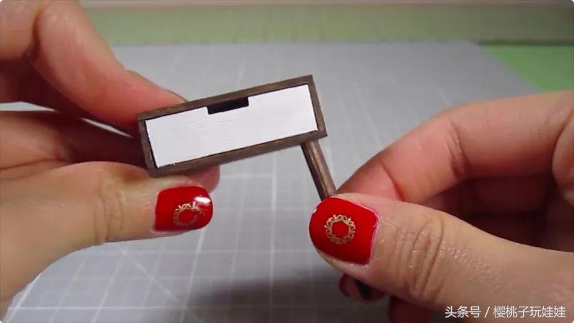 娃娃家床头柜diy自制,手工制作床给芭比娃娃的