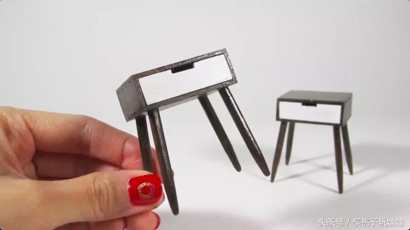 娃娃家床头柜diy自制,手工制作床给芭比娃娃的