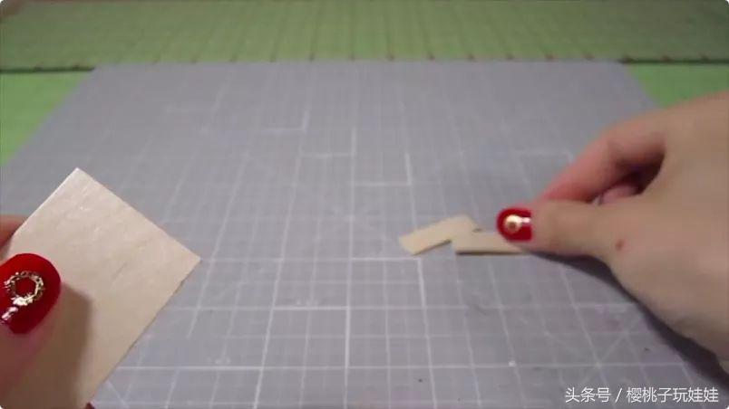 娃娃家床头柜diy自制,手工制作床给芭比娃娃的