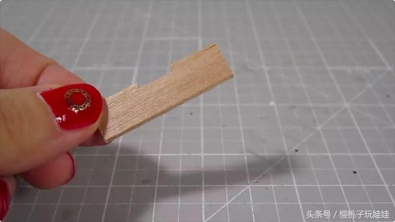 娃娃家床头柜diy自制,手工制作床给芭比娃娃的