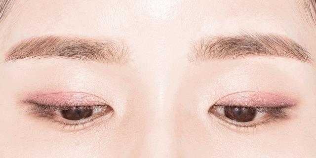 化妆眼影眼线睫毛膏的顺序,化妆眼睛先铺一层橘色眼影