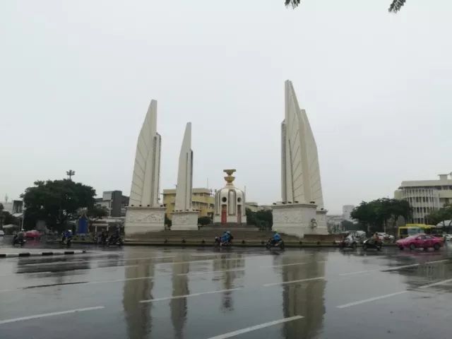 君行体验官专栏丨他在佛之国度,邂逅了一场浪漫