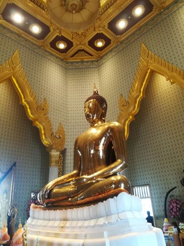 君行体验官专栏丨他在佛之国度,邂逅了一场浪漫