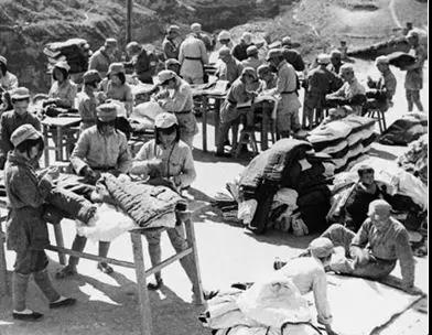 中国女兵历代军装发展,70年代的女兵服装