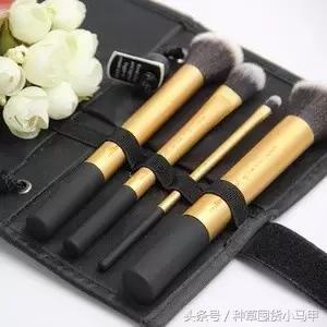 气垫粉扑与粉底刷哪个更好,粉底气垫粉扑最好用的