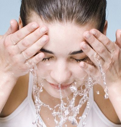 下巴总是反复长痘是哪个器官不好,脸颊反复长痘上医院看了一直不好